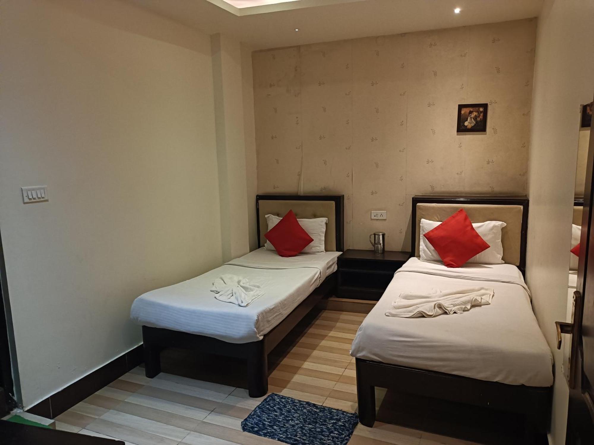 Hotel Serene Σιλόνγκ Εξωτερικό φωτογραφία