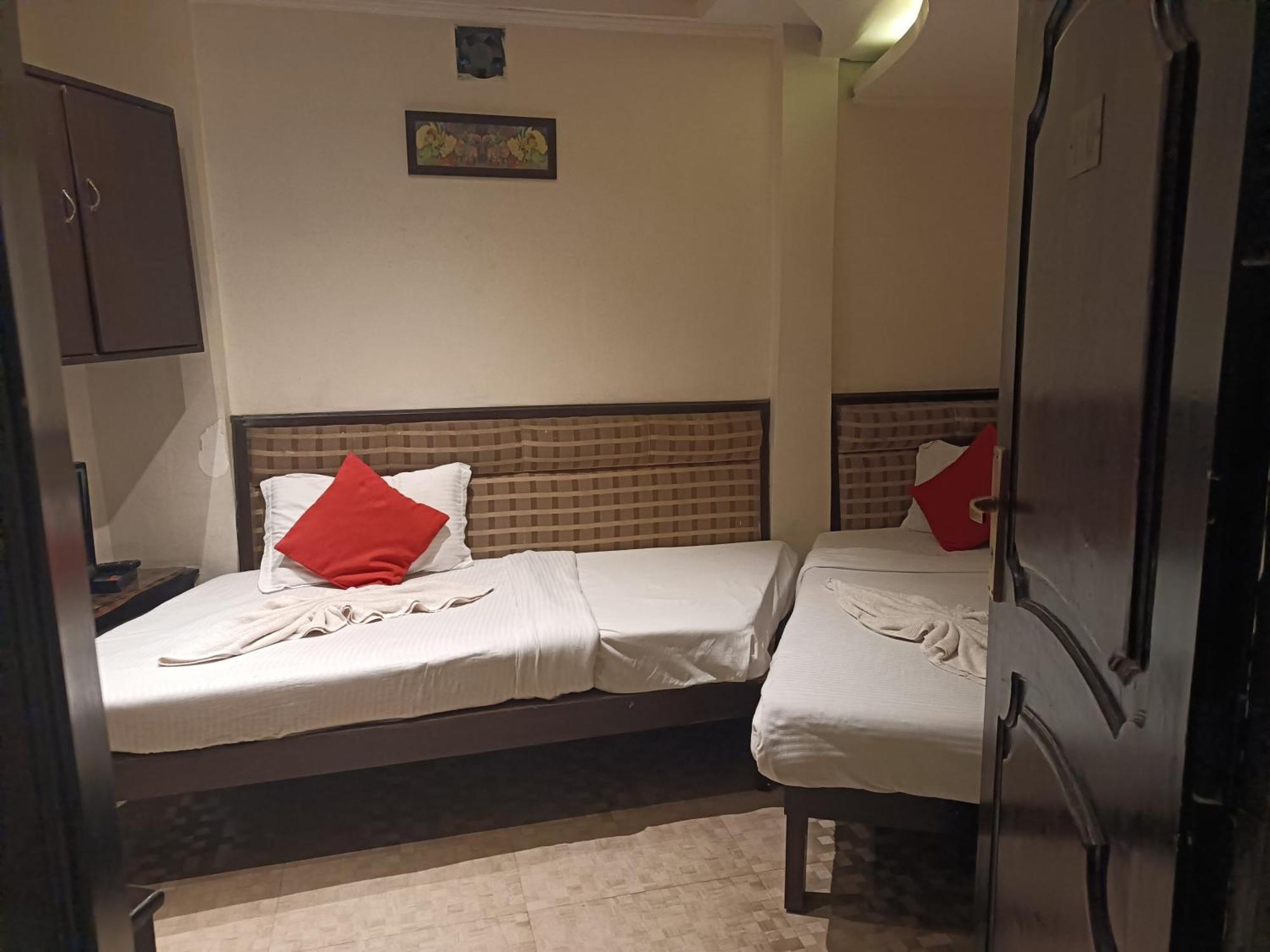 Hotel Serene Σιλόνγκ Εξωτερικό φωτογραφία