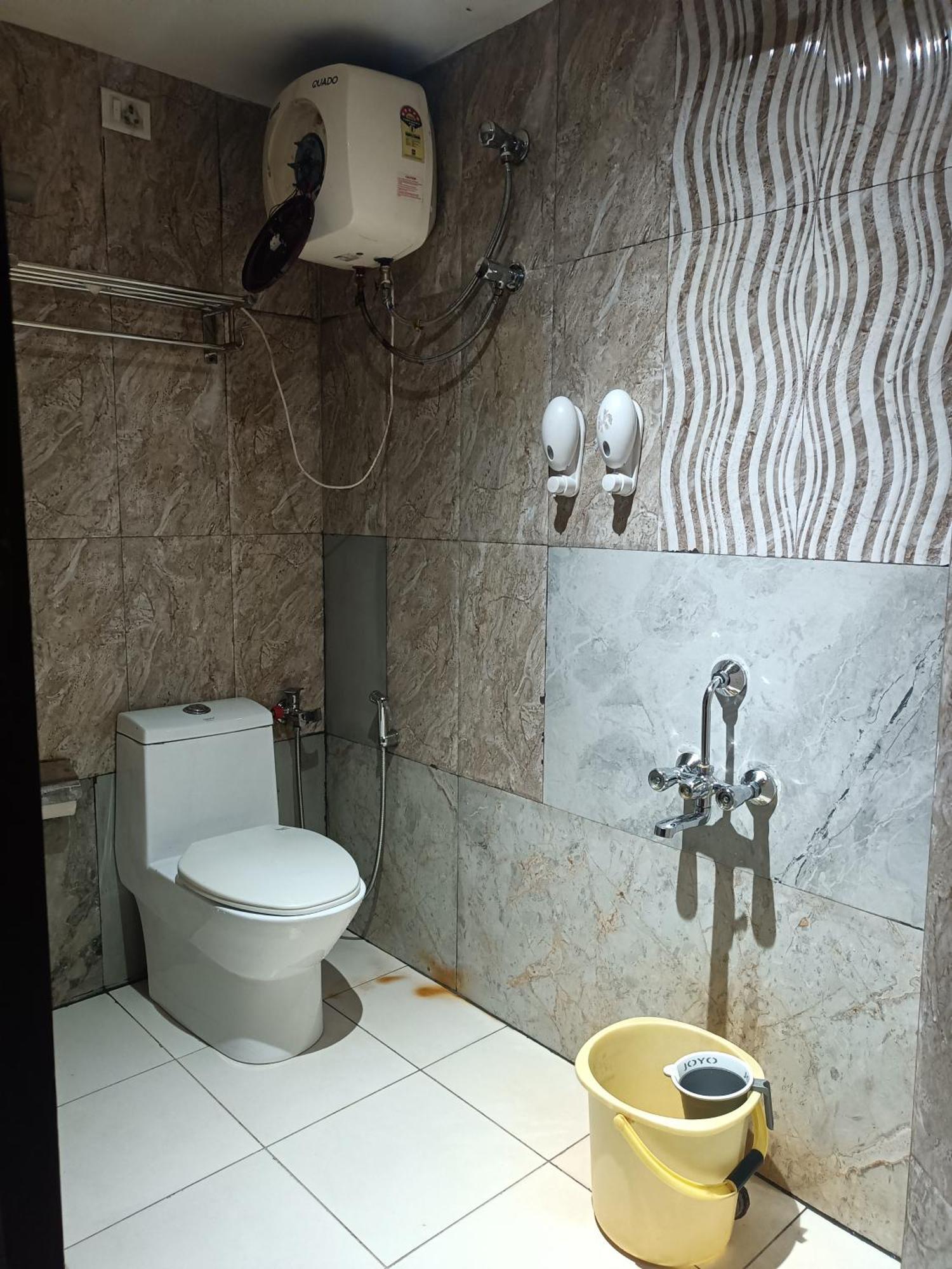 Hotel Serene Σιλόνγκ Εξωτερικό φωτογραφία