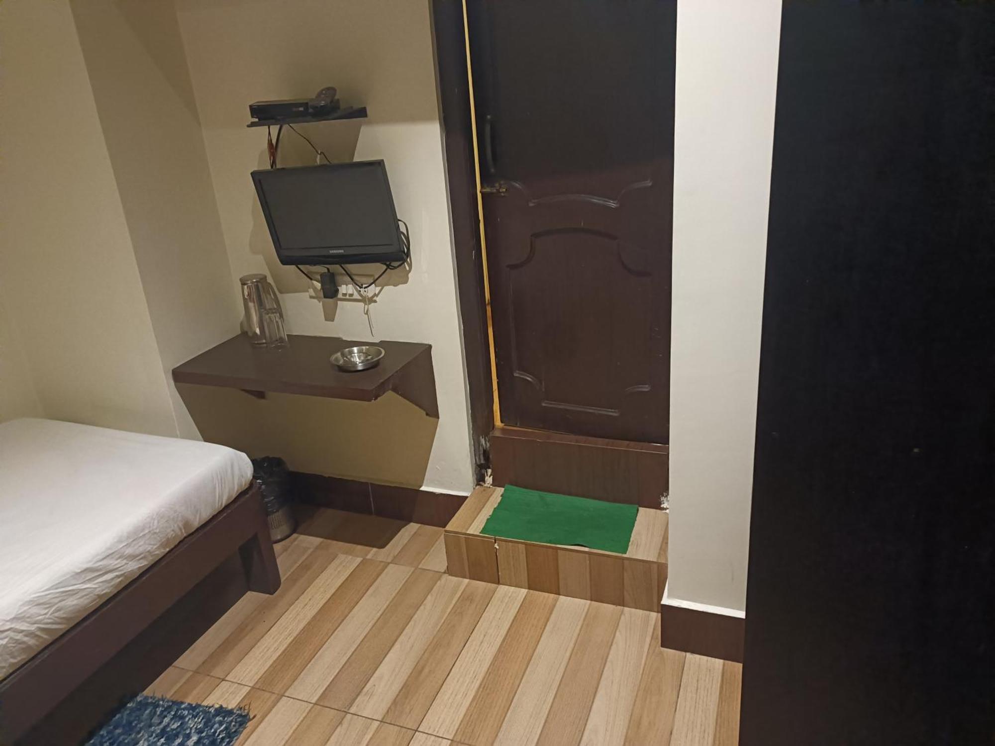 Hotel Serene Σιλόνγκ Εξωτερικό φωτογραφία