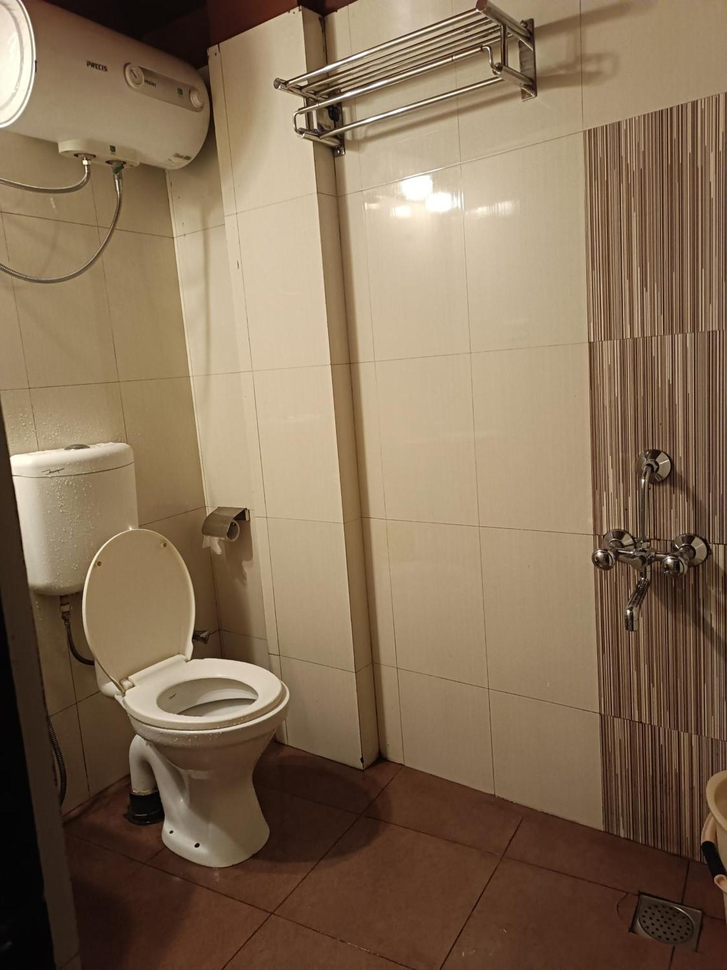 Hotel Serene Σιλόνγκ Εξωτερικό φωτογραφία