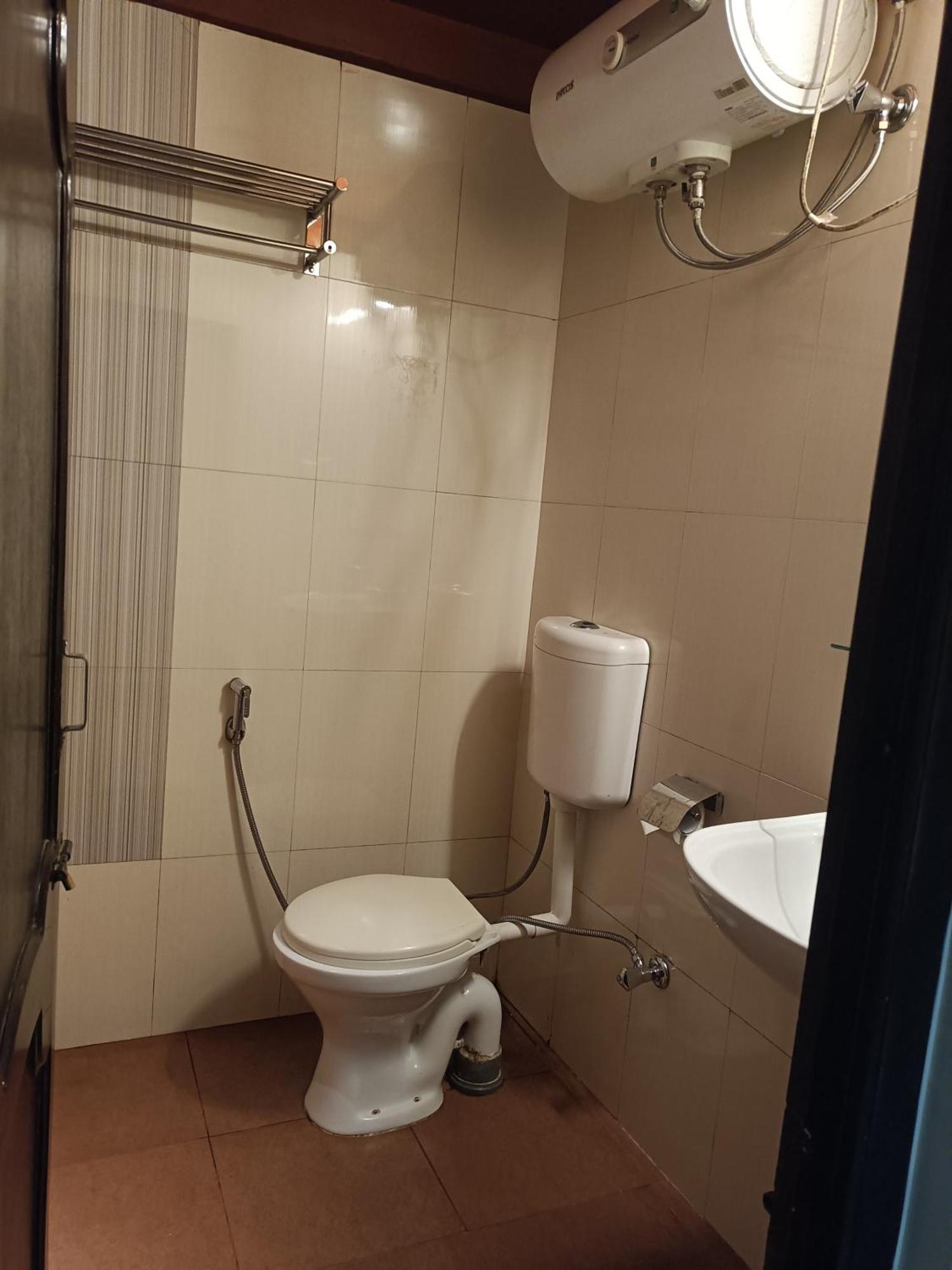 Hotel Serene Σιλόνγκ Εξωτερικό φωτογραφία