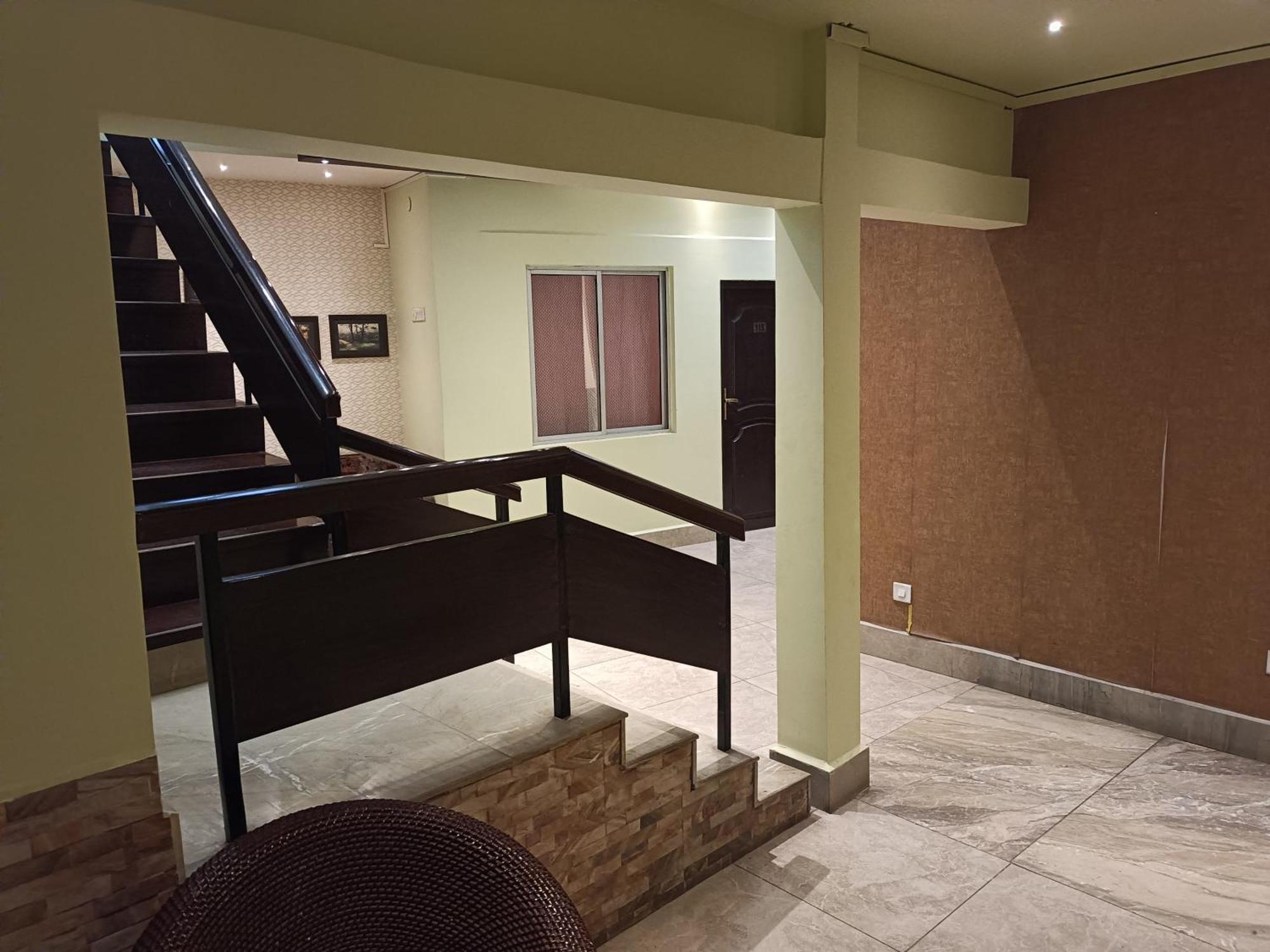 Hotel Serene Σιλόνγκ Εξωτερικό φωτογραφία